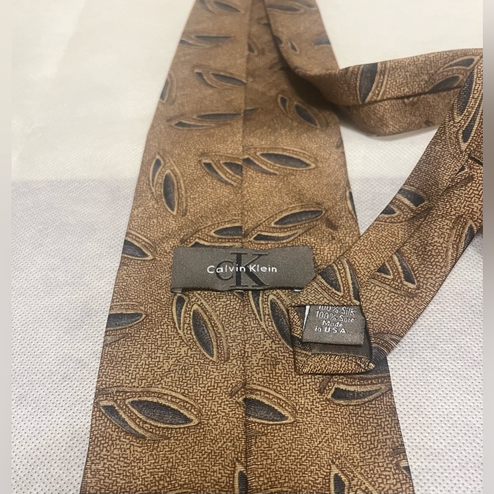 Calvin Klein 100% Silk Tie Brown Abstract Print Made in USA